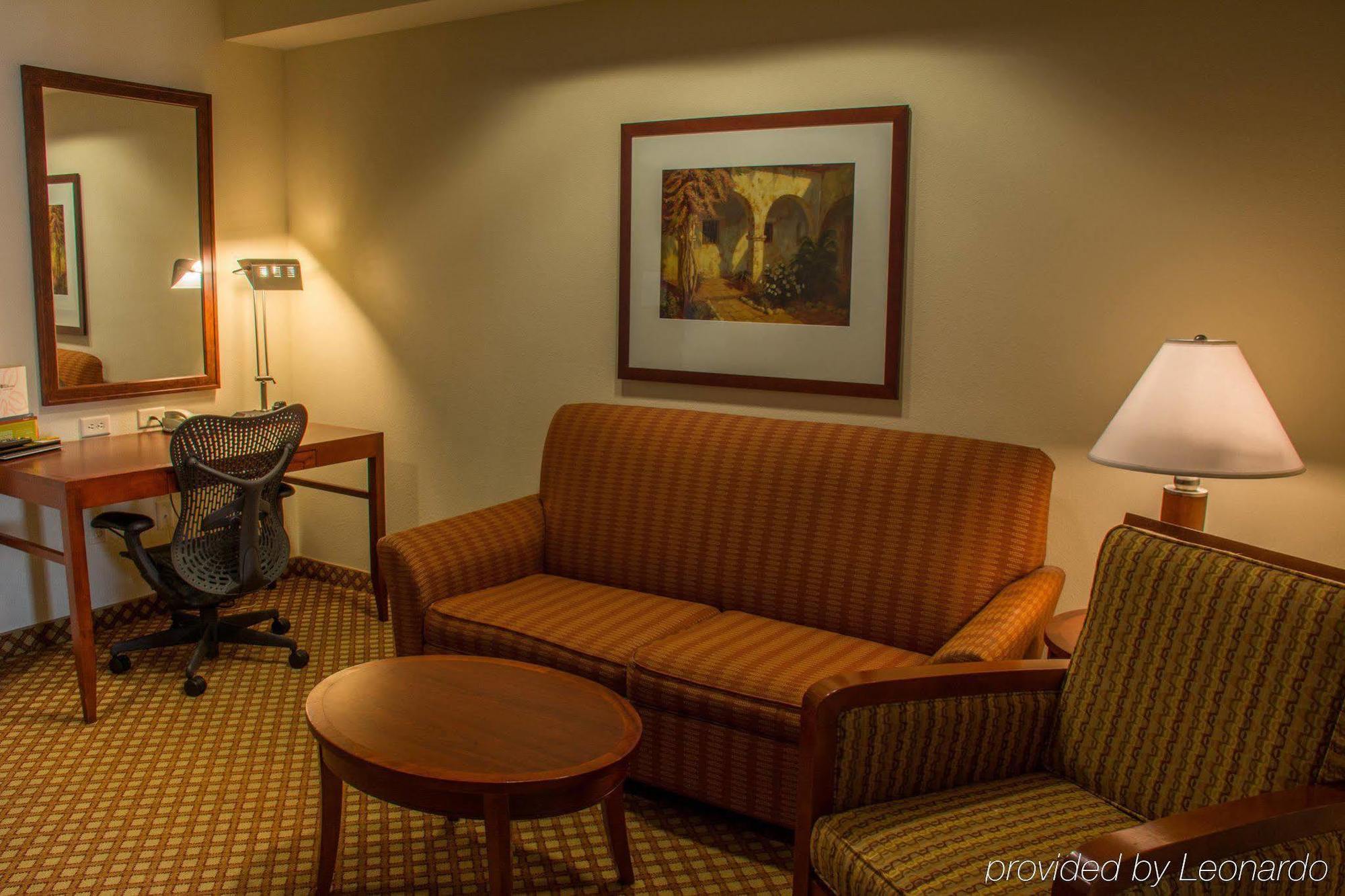 Hilton Garden Inn Elkhart Exterior photo